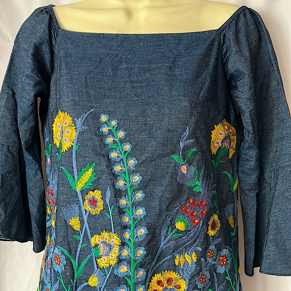 Alice + Olivia Super Cute Boho Embroidered Floral Mini Dress **Size XS** 🌸🌺 - Picture 3 of 6